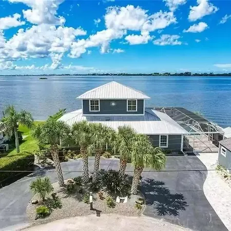 Villa Five Palms